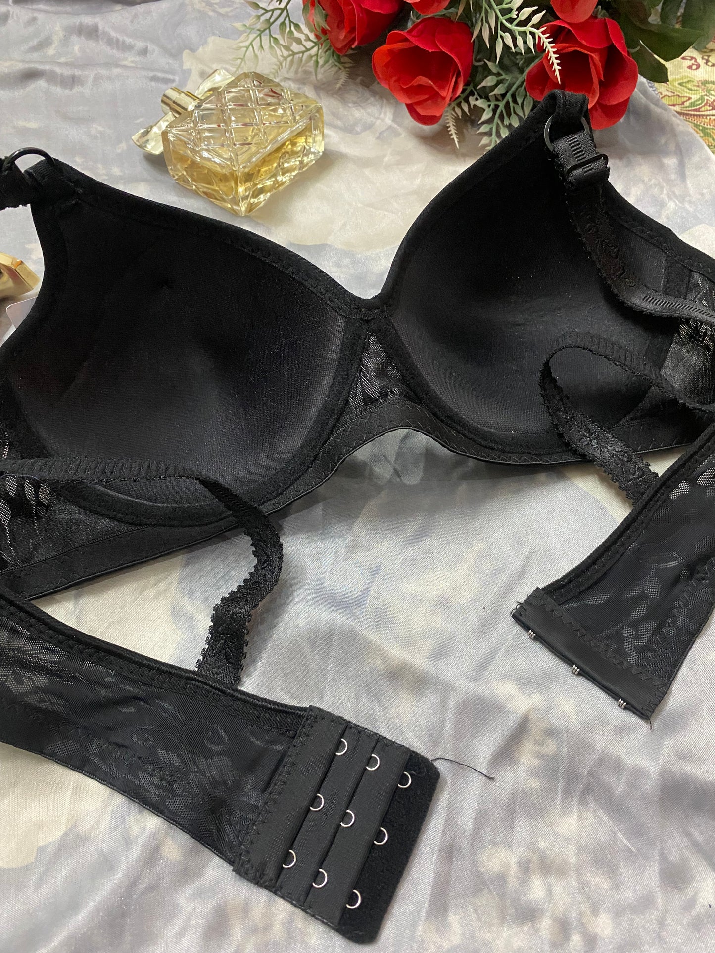 Elegant Floral Lace Bra - Thin Padded & Wire-Free