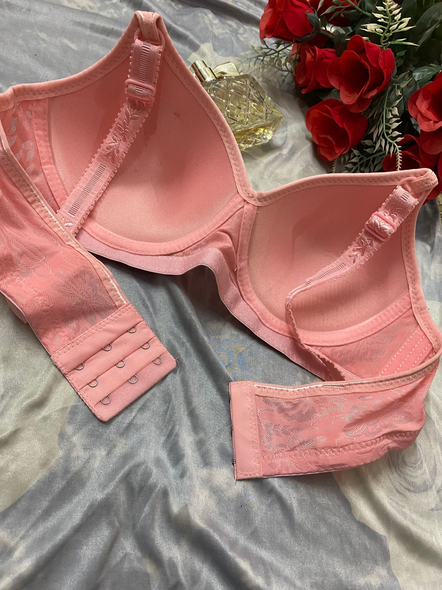 Elegant Floral Lace Bra - Thin Padded & Wire-Free